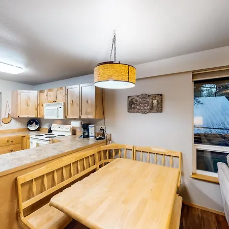 Towering Pines Cabin & Game Room Leavenworth Room photo